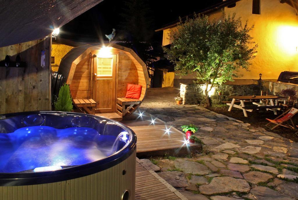 Chalet Eterlou Hotel ทีนเญอ ภายนอก รูปภาพ