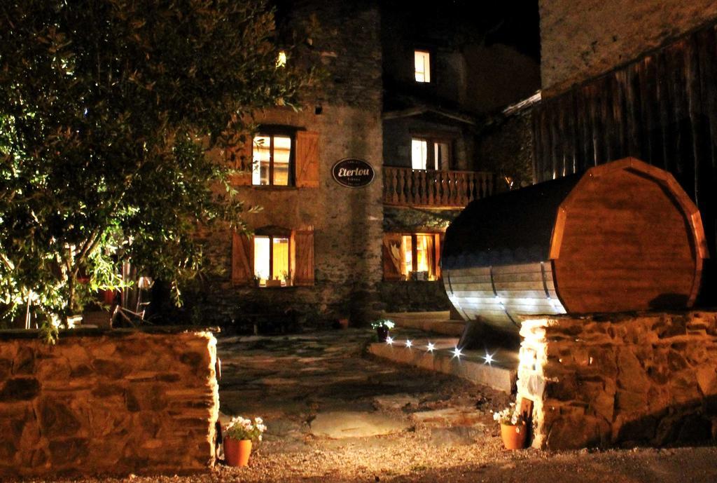 Chalet Eterlou Hotel ทีนเญอ ภายนอก รูปภาพ