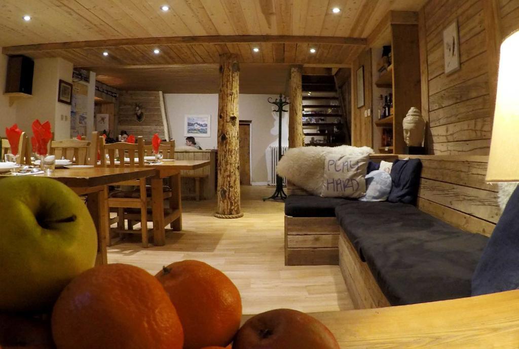 Chalet Eterlou Hotel ทีนเญอ ภายนอก รูปภาพ